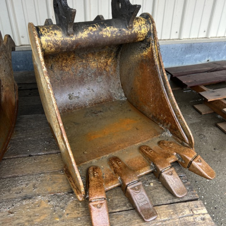 18" Digging Bucket for 26, 35 Series