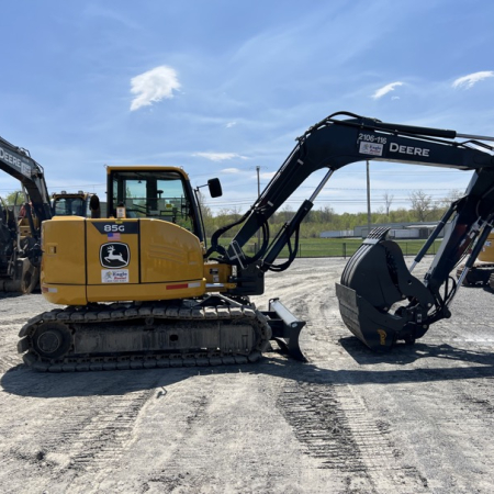 Excavator - 75 and 85 Series – 18,000 / 20,000 lbs - Eagle Rental